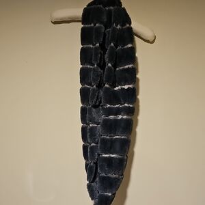 Elegant Modena Gray Faux Fur Scarf